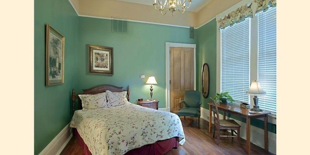 Avenue Inn Bed and Breakfast - photo 17