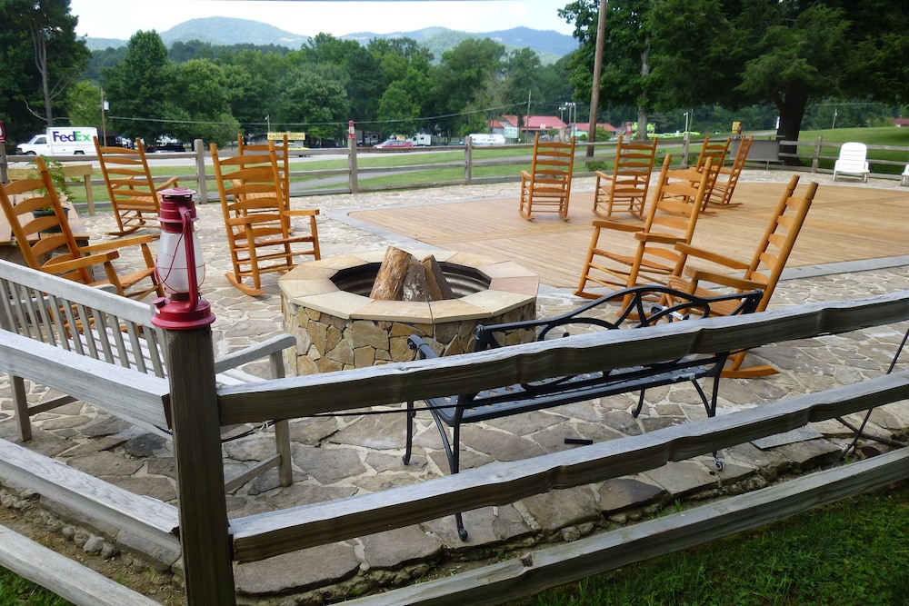 Townsend Gateway Inn - photo 30