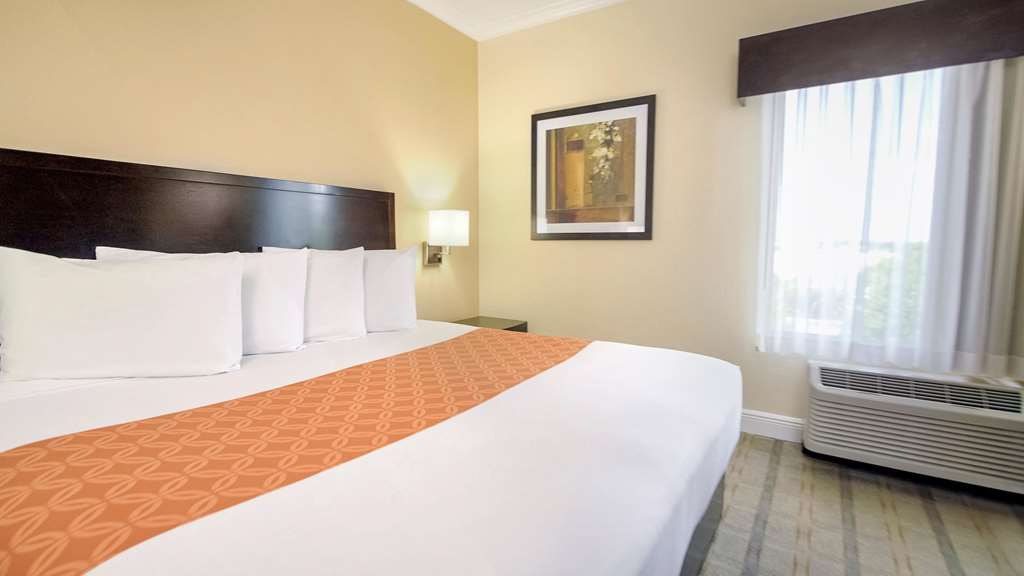 Galleria Palms Hotel - photo 34