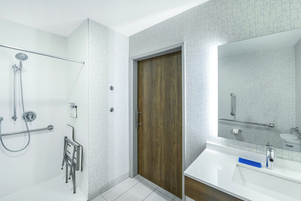 Holiday Inn Express & Suites Phoenix East Gilbert by IHG - photo 17