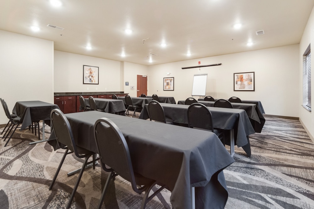 Cobblestone Hotel & Suites Cozad - photo 66