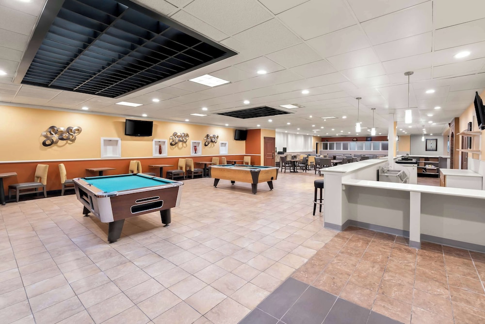 Clarion Inn & Suites and Convention Center - photo 41