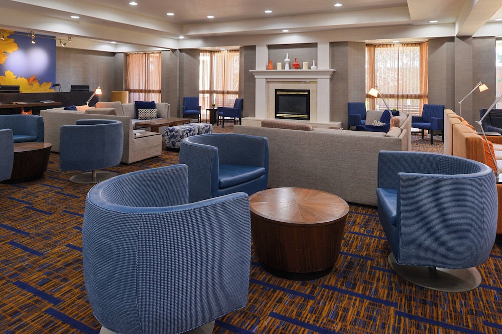 Courtyard by Marriott Milwaukee Brown Deer - photo 2