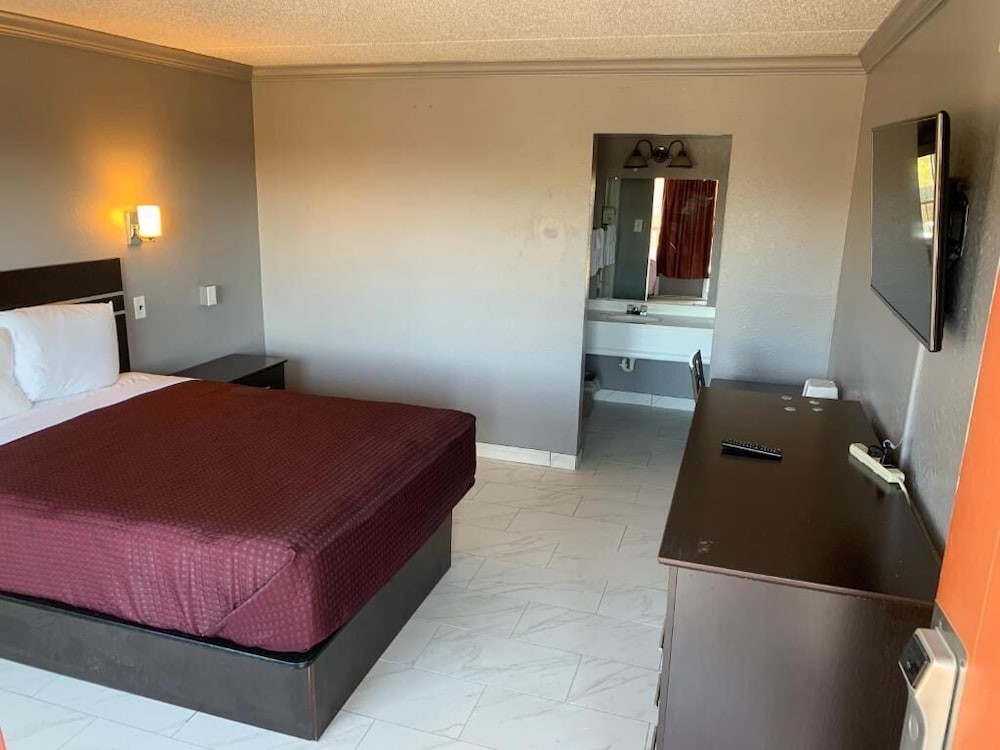 Executive Inn Beeville US 181 By Capital O - photo 6