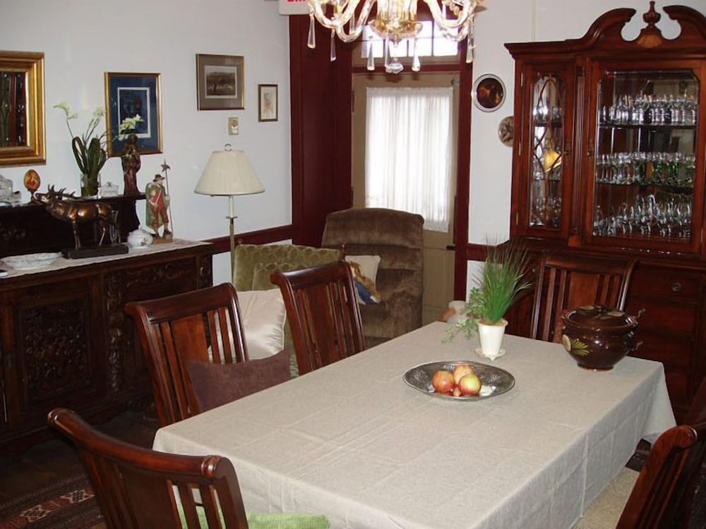 Historic Schoeneck Hotel B&B - photo 10