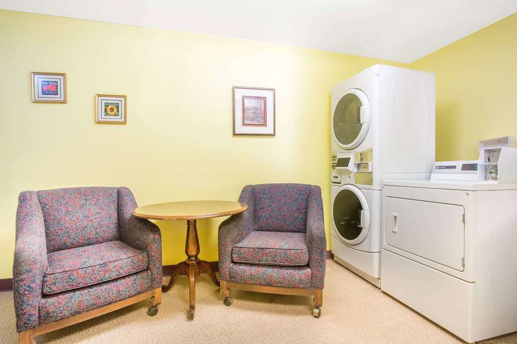 Super 8 by Wyndham Elko - photo 13