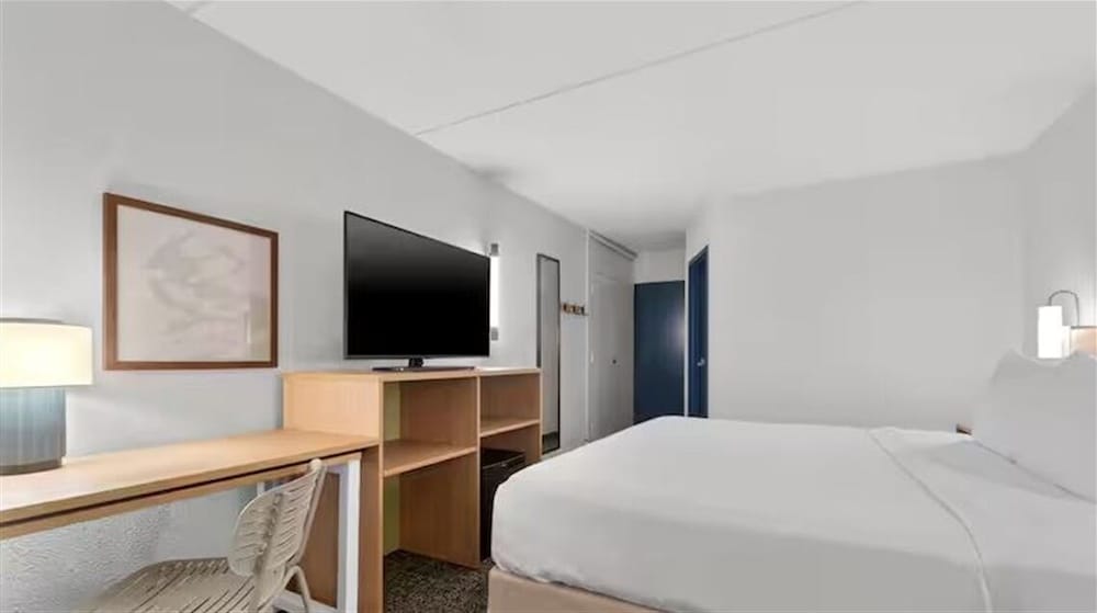 Spark by Hilton Vestal Binghamton University Area - photo 2