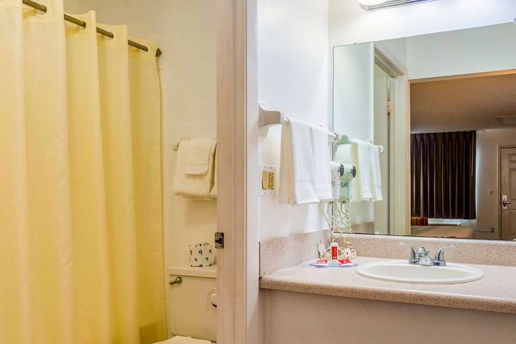 Econo Lodge Crystal River - photo 16