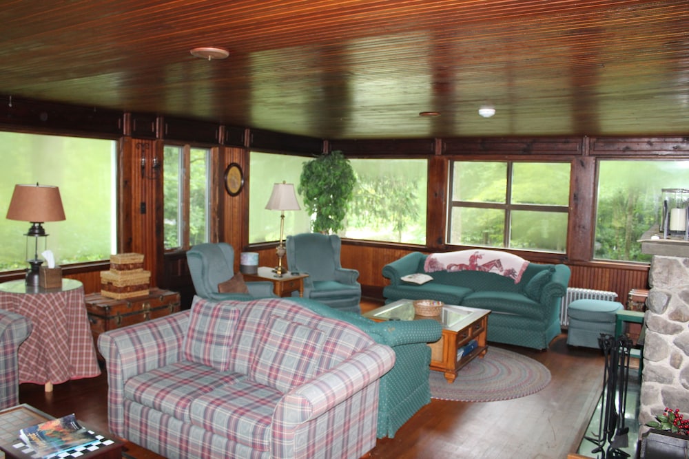 Fox Creek Inn Llc - photo 11