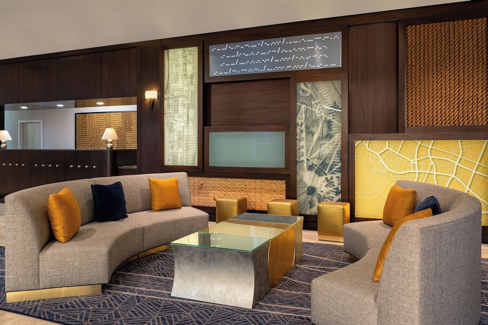 Sheraton Norfolk Waterside Hotel - photo 3