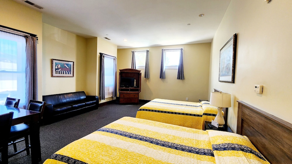 Santa Paula Inn - photo 15