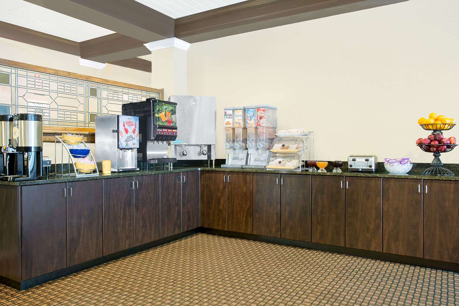 Days Inn by Wyndham Asheville Mall - photo 8