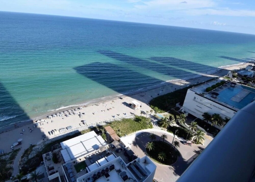Contemporary Beach Resort Condos - photo 50