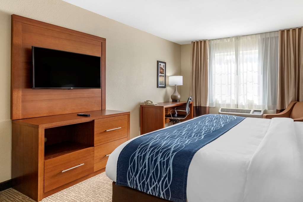 Comfort Inn & Suites Texas Hill Country - photo 11