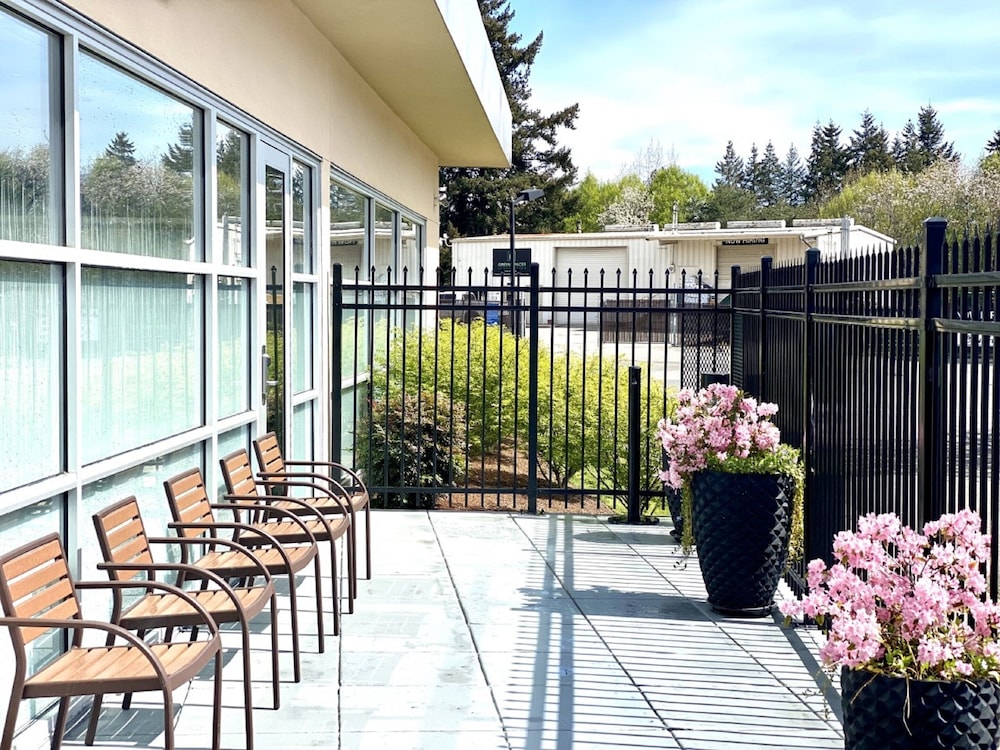 Hampton Inn & Suites Seattle Redmond - photo 48