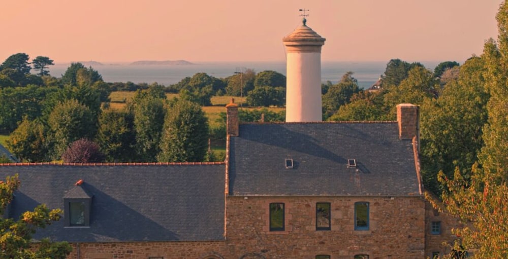 Sous Le Phare — 4-Star Luxury Hotel in Louannec, France