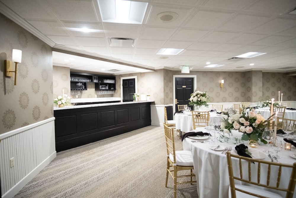 The Geneva Inn - photo 37