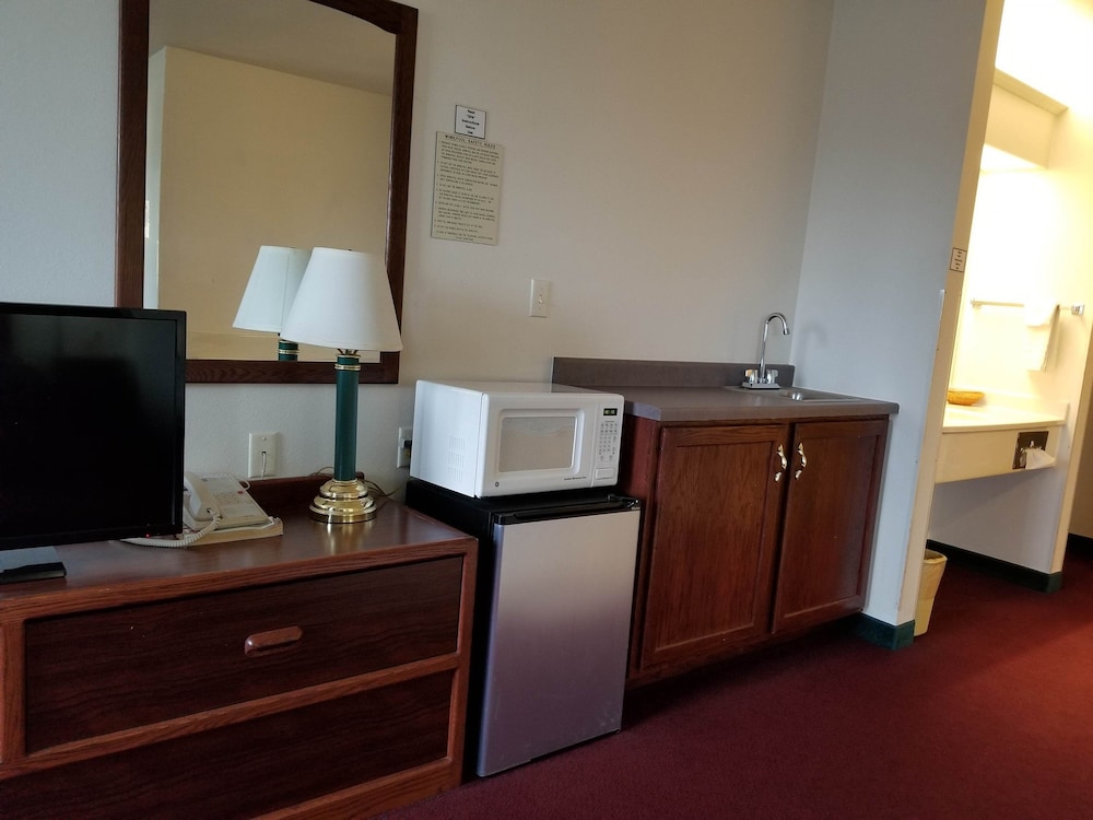 Bilmar Inn & Suites Dell Rapids Near Sioux Falls - photo 23
