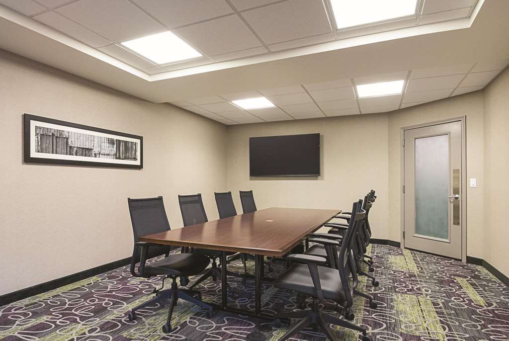 La Quinta Inn & Suites by Wyndham Orem University Pwy Provo - photo 54