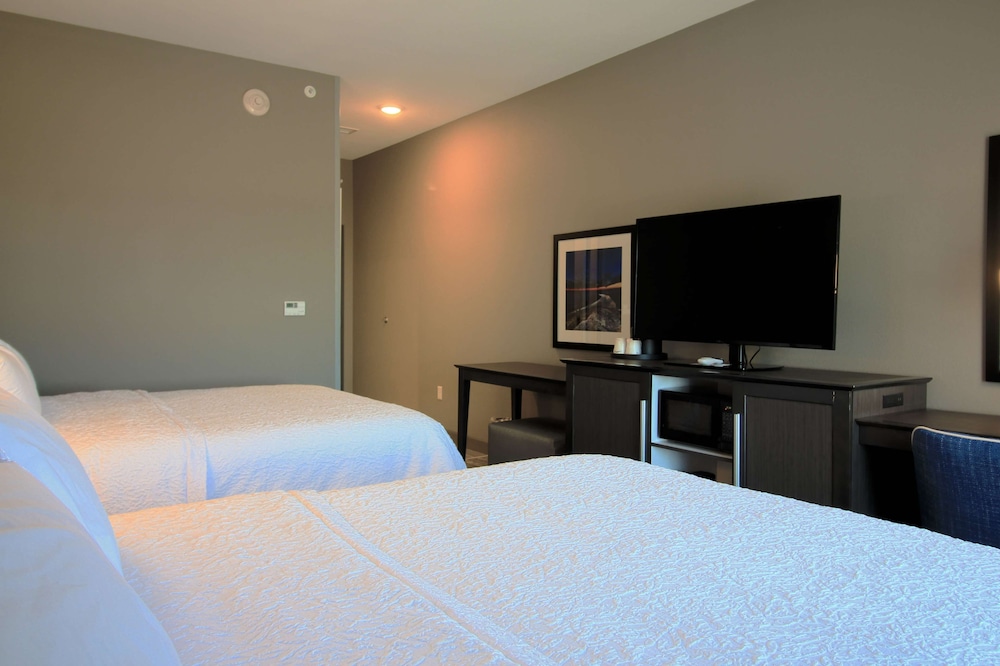 Hampton Inn West Plains - photo 16