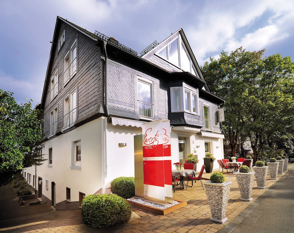 Ewerts Hotel - carbon neutral hotel in Netphen