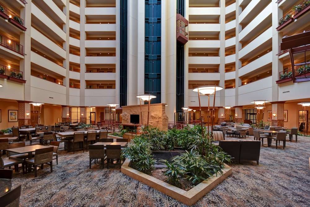 Embassy Suites by Hilton Hot Springs Hotel & Spa - photo 3