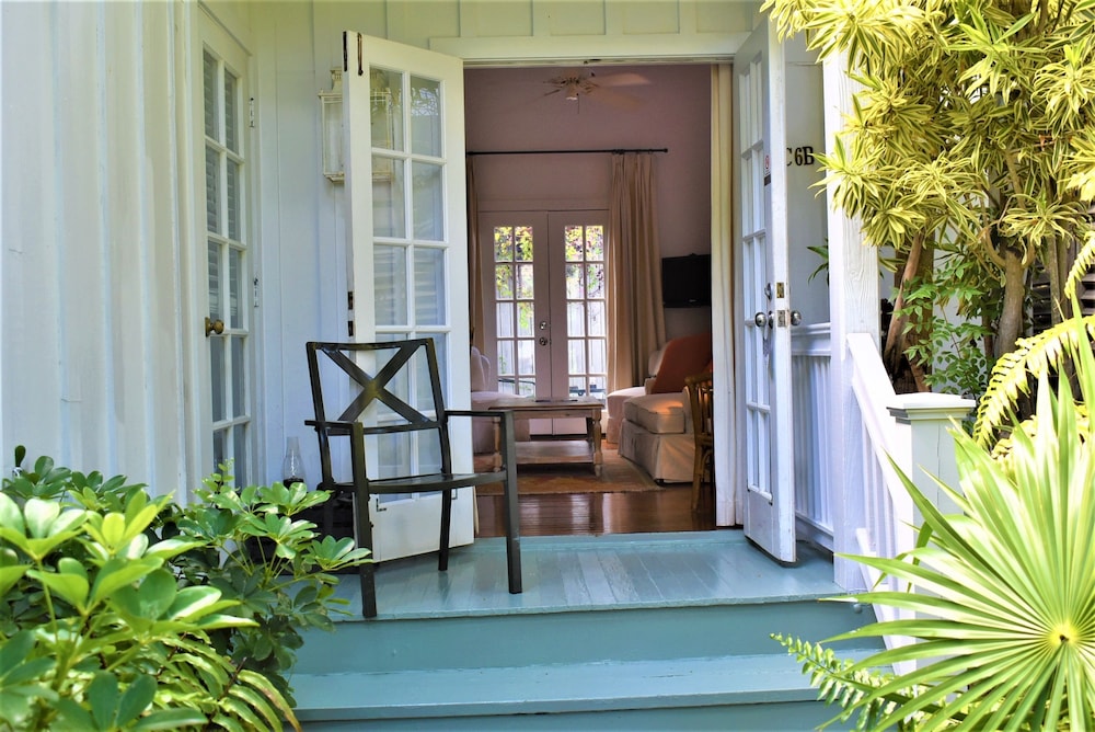Simonton Court Historic Inn & Cottages - photo 12