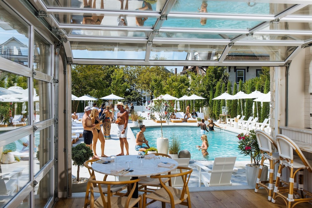 The St Laurent Social Club & Guest Rooms - photo 44