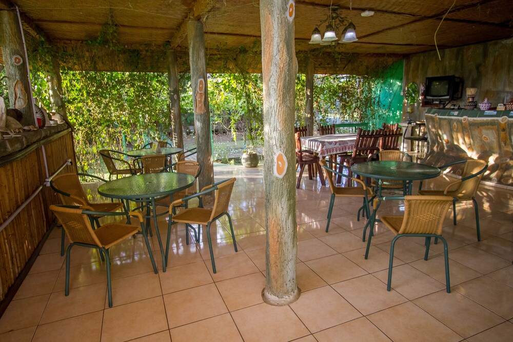 Njovu Park Lodge 8683107 — Kasese