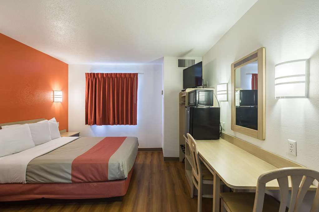 Motel 6 Dale IN - photo 18