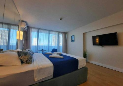 Aparthotel Orbi City sea view