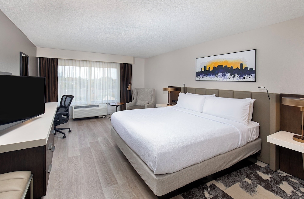 Crowne Plaza Nashville Airport by IHG - photo 7