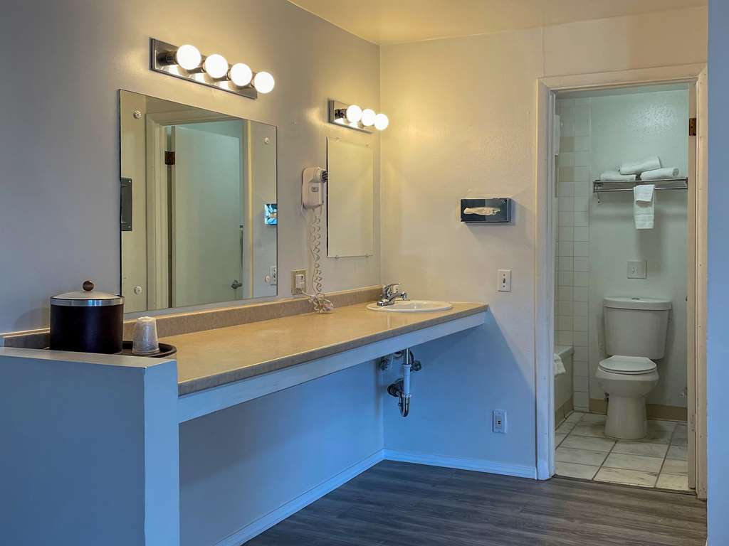Rodeway Inn & Suites Omak Okanogan - photo 17