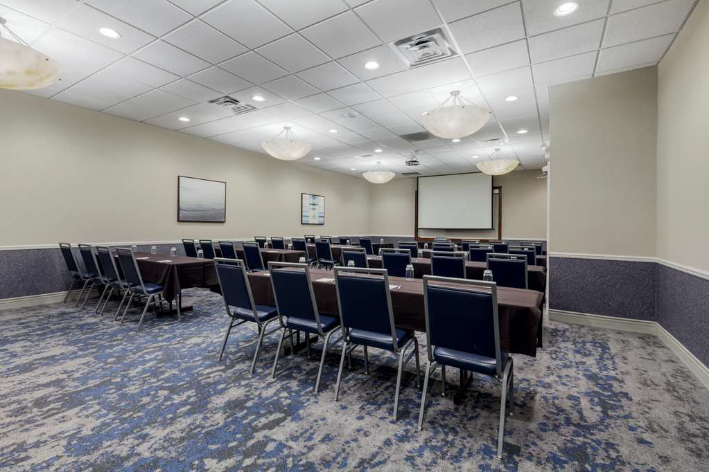 Best Western Plus Dubuque Hotel & Conference Center - photo 55