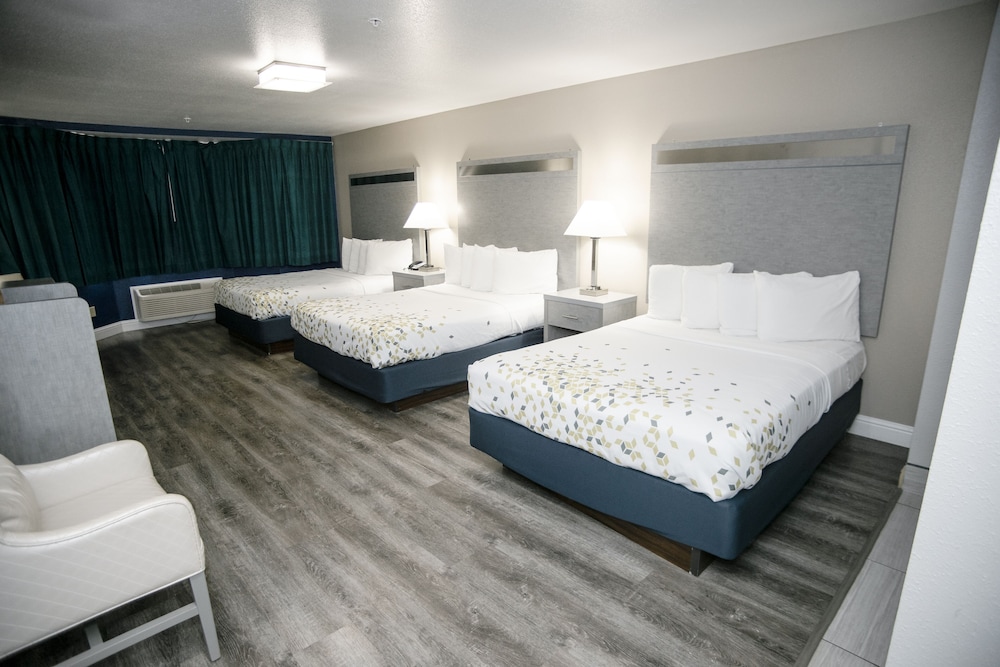 Anchor Beach Inn - photo 13