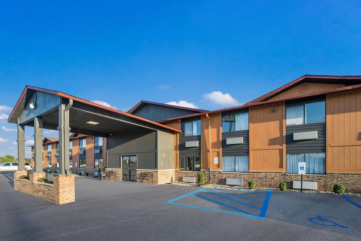Super 8 by Wyndham Marston - photo 37