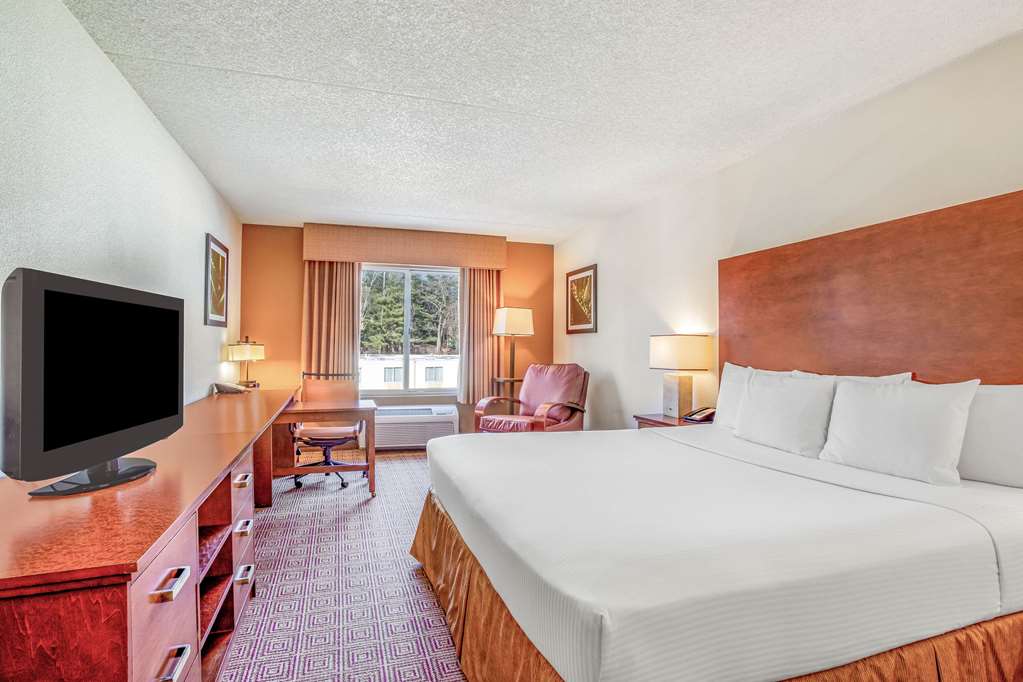 La Quinta Inn & Suites by Wyndham Danbury - photo 40