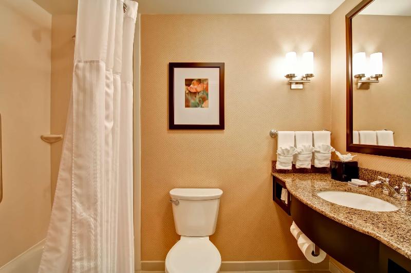 Hilton Garden Inn Woodbridge - photo 44