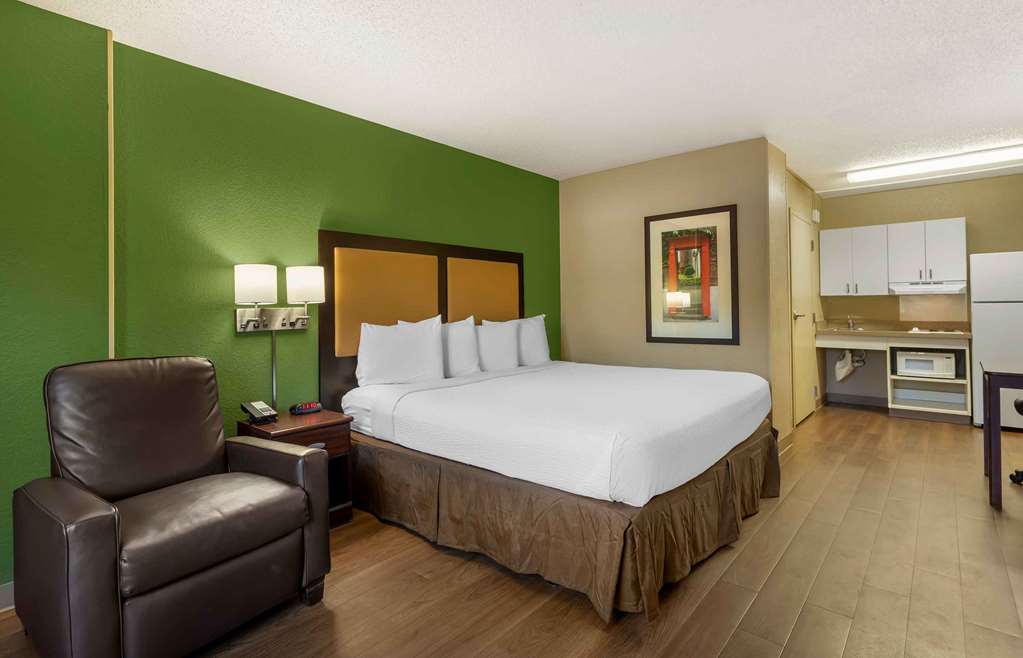 Extended Stay America Suites Fresno North - photo 19