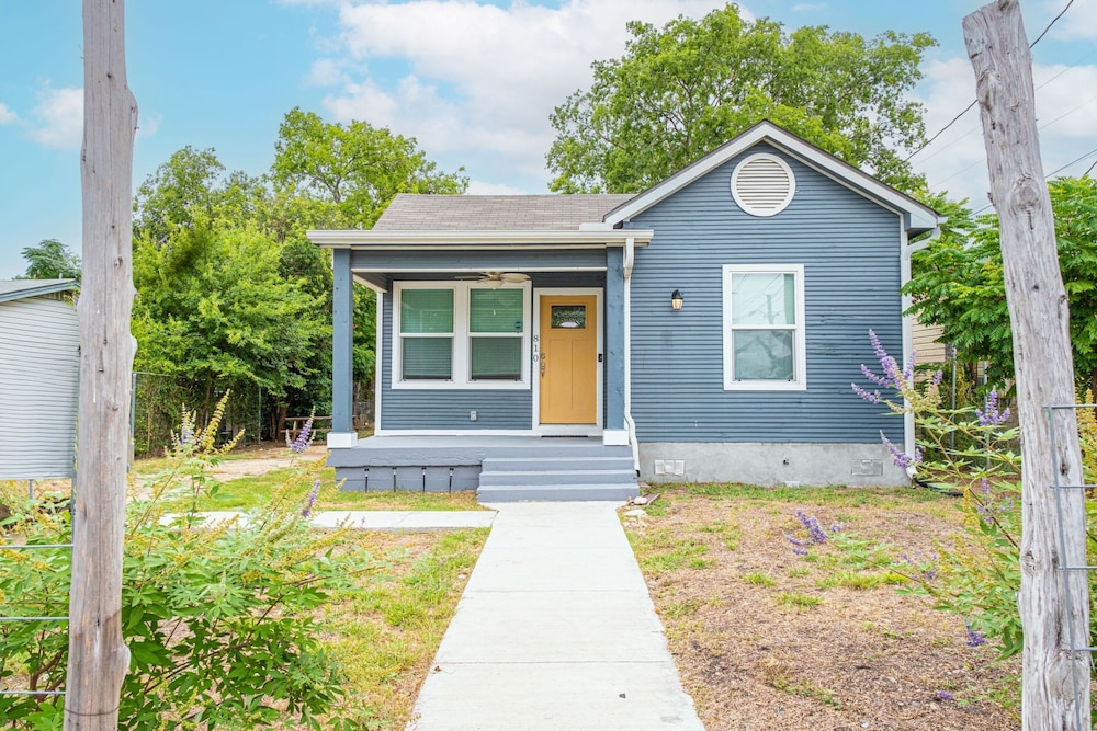 Cozy and Gorgeous 2BR 1BA Near Amazing Downtown