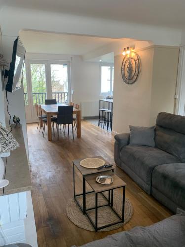 Duplex Notre Dame Proche du Port in Calais, France