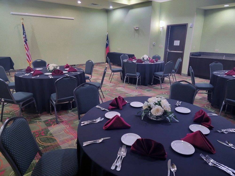 Holiday Inn Garland by IHG - photo 45