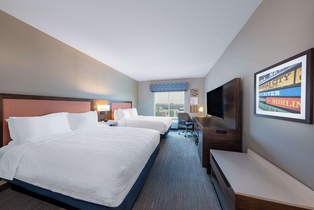 Hampton Inn by Hilton Kansas City Southeast - photo 14