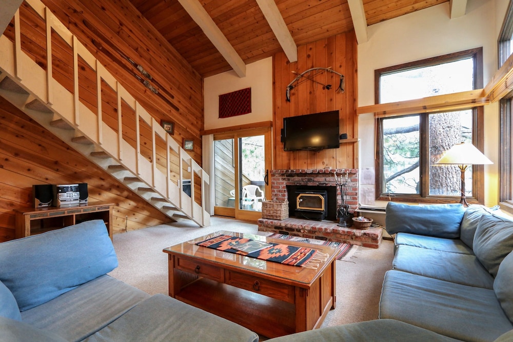 Wildflower #6 2 Bedroom Condo — 4-Star Luxury Hotel in Mammoth Lakes, United States