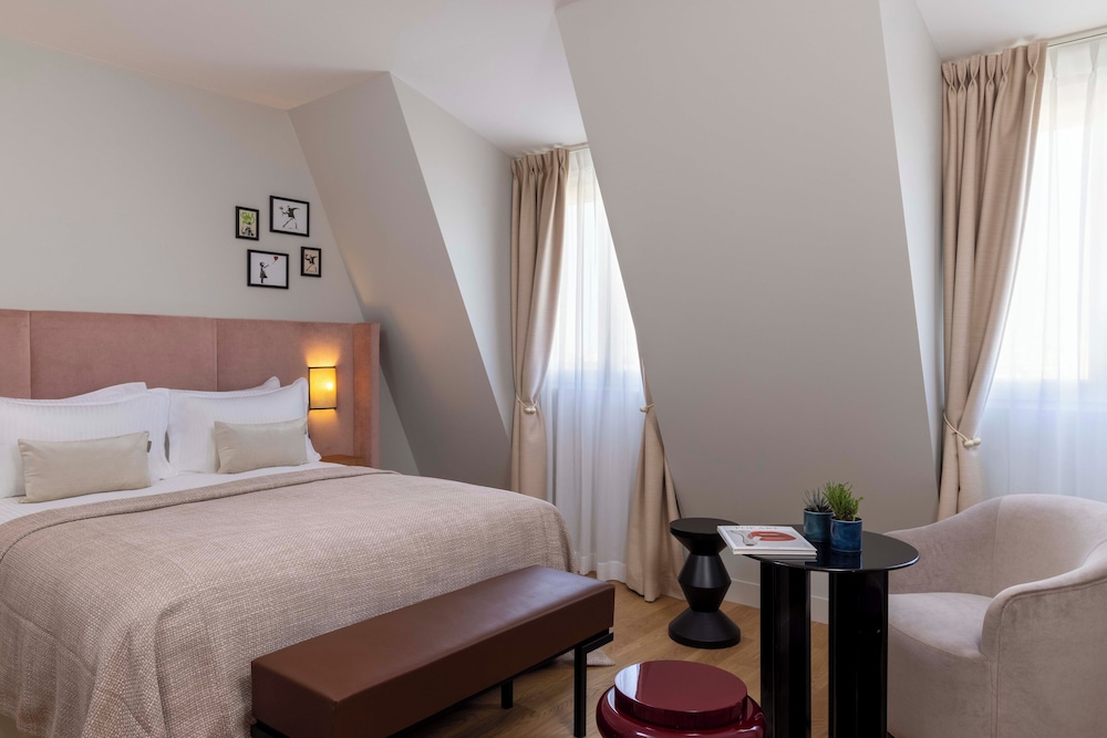 Hotel Le 37 Bis in Neuilly-Sur-Seine, France