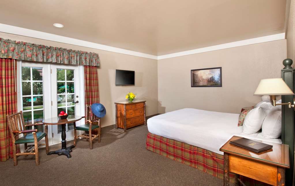 Harris Ranch Resort - photo 21