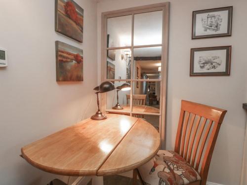 Kirkstone Cottage ideal for a romantic break centrally located in Ambleside with wood burning stove — 4-Star Luxury Hotel in Ambleside, United Kingdom