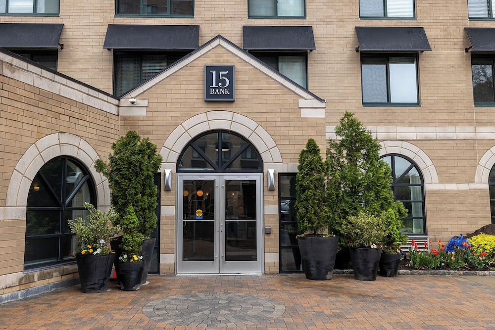 15 Bank Street Bsc 207L — 4-Star Luxury Hotel in White Plains, United States