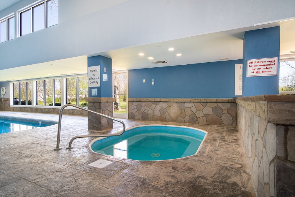 Holiday Inn Express Hotel & Suites Bedford by IHG - photo 22