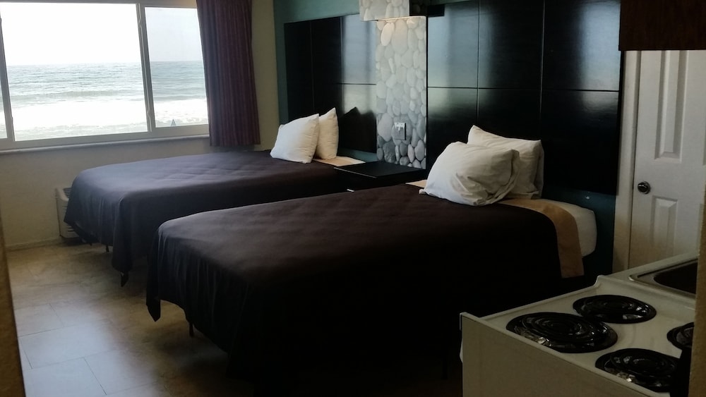 Driftwood Beach Motel - photo 22